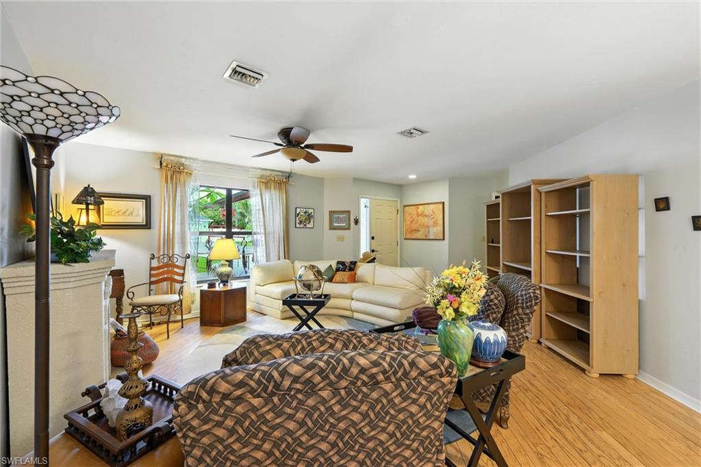 4603 Villa Capri LN