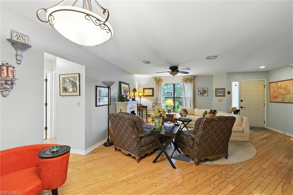 4603 Villa Capri LN
