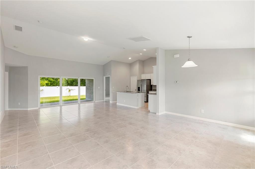 4732 NW 39th AVE