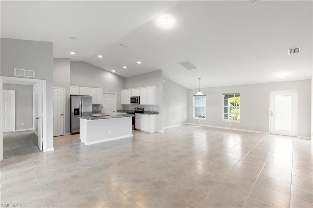 4732 NW 39th AVE