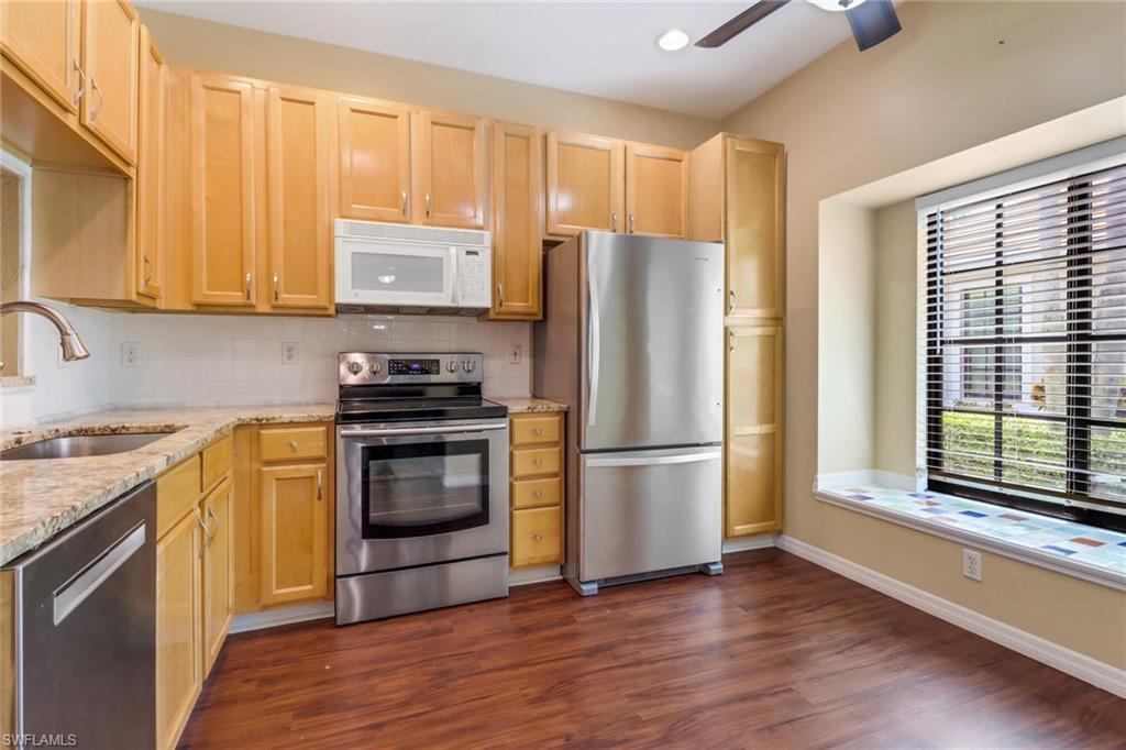 7585 Meadow Lakes DR # 401