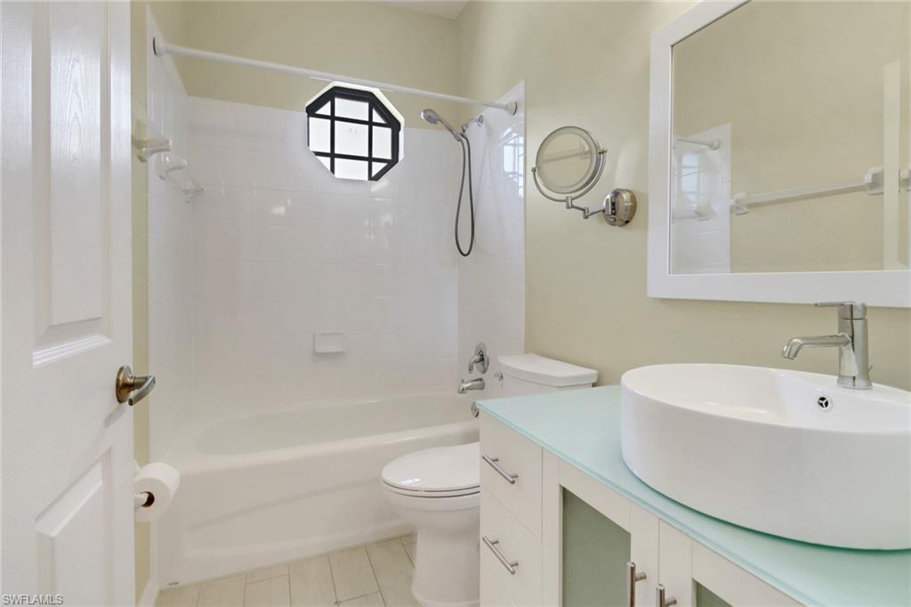 7585 Meadow Lakes DR # 401