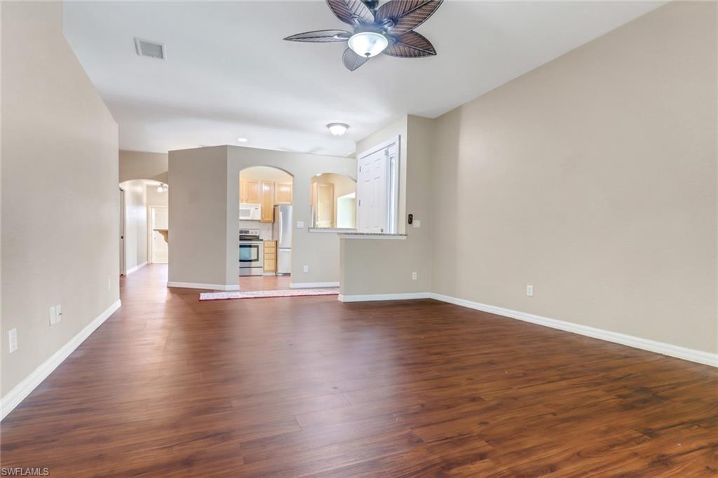 7585 Meadow Lakes DR # 401