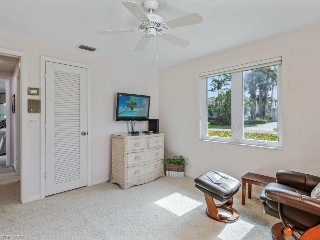 1112 Edington PL