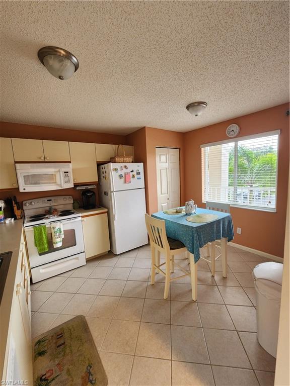 6985 Dennis CIR # H204