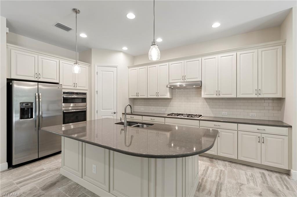 21539 Oaks Of Estero CIR