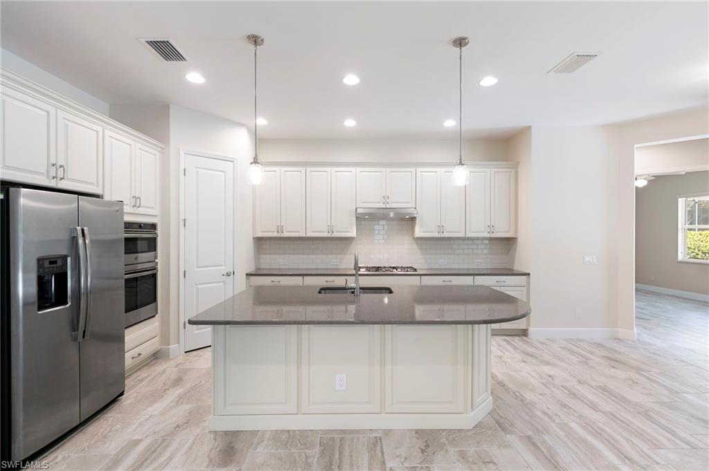 21539 Oaks Of Estero CIR
