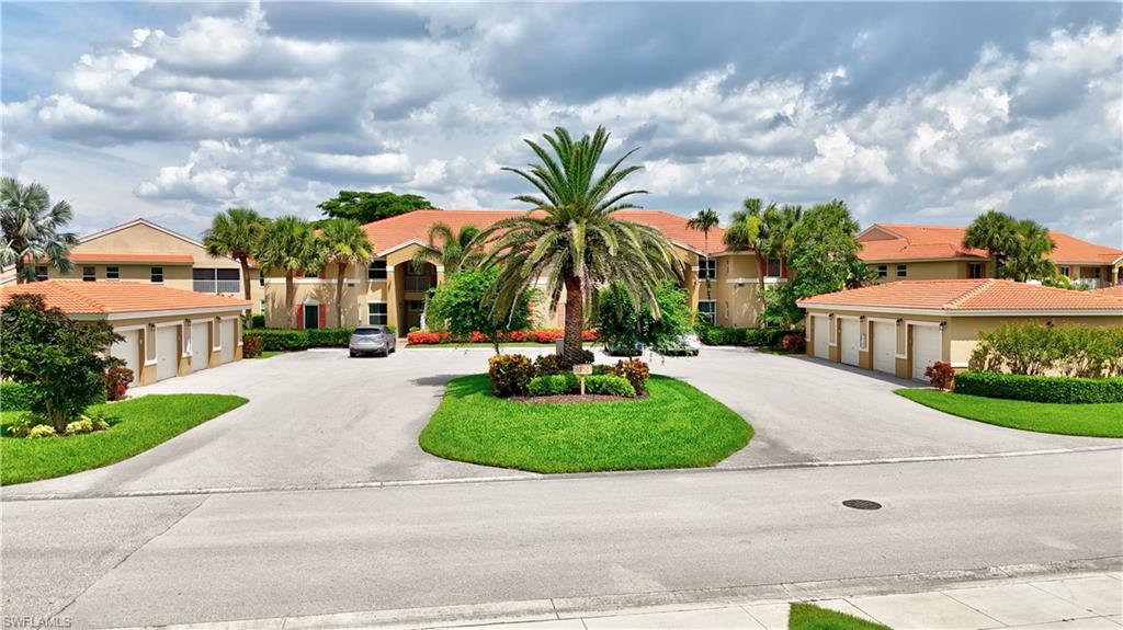 6770 Huntington Lakes CIR # 203