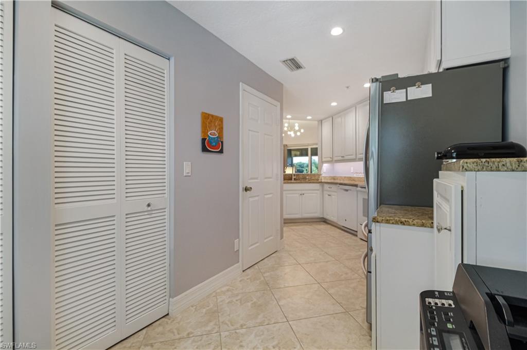 6770 Huntington Lakes CIR # 203