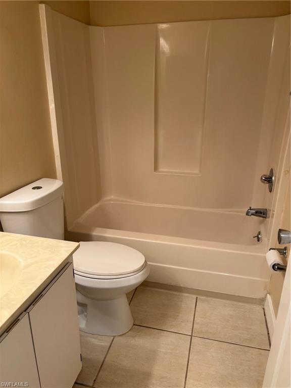 2370 Naples Trace CIR Unit: 7