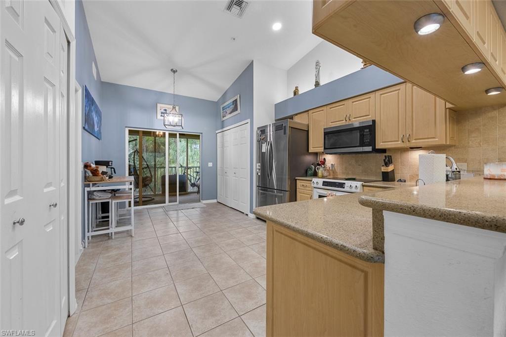 25727 Lake Amelia WAY N # 204