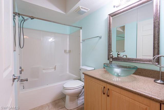 25727 Lake Amelia WAY N # 204