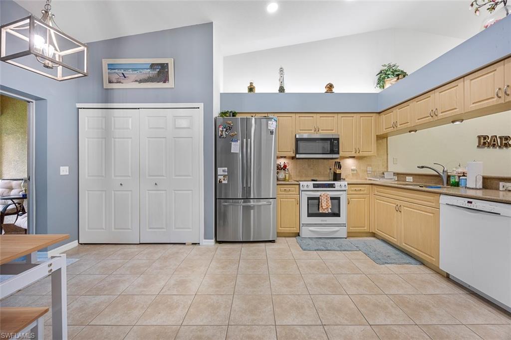 25727 Lake Amelia WAY N # 204