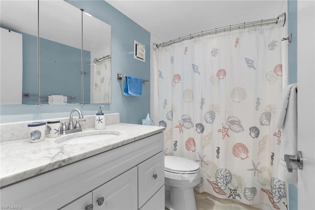 651 Seaview CT # B202