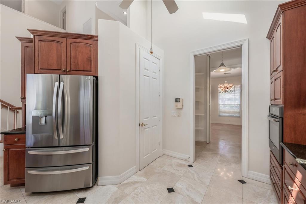 5072 Kensington High ST