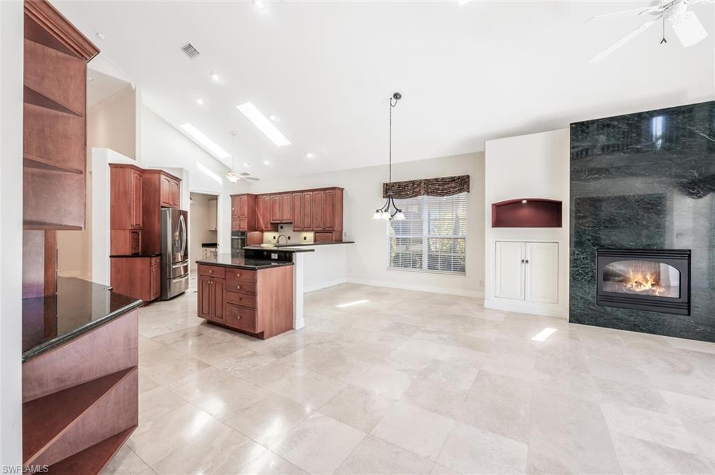 5072 Kensington High ST