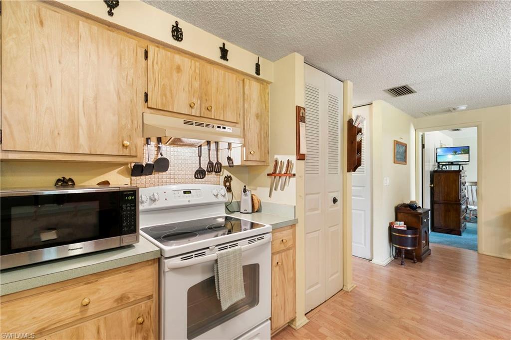 19085 Coconut RD