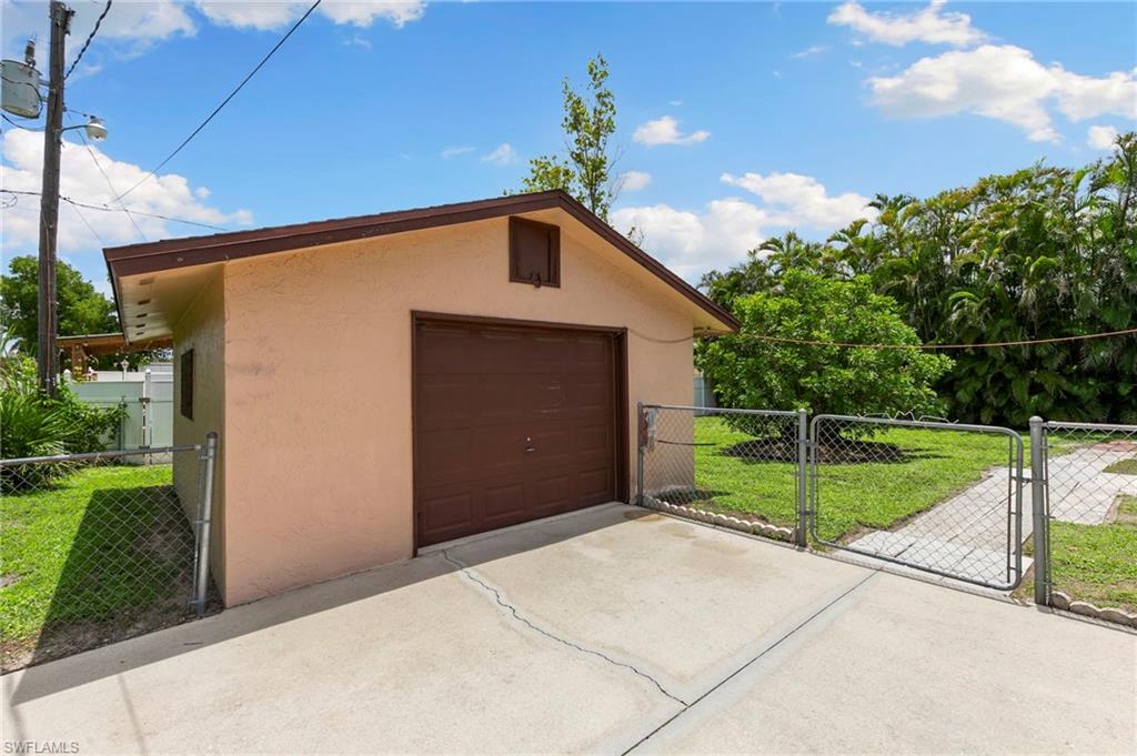 19085 Coconut RD