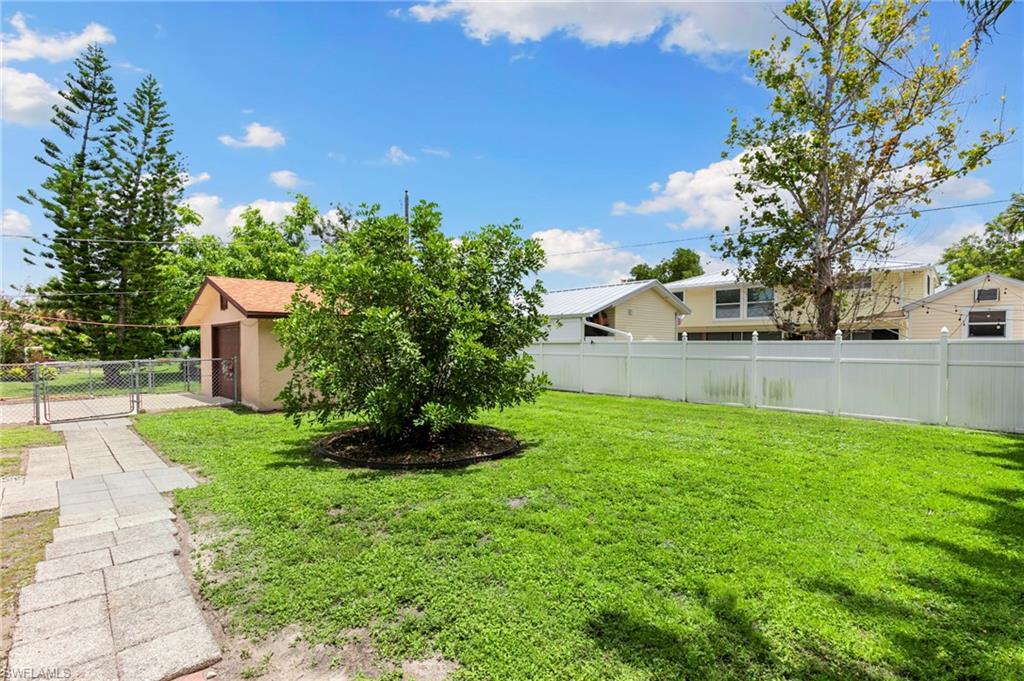 19085 Coconut RD