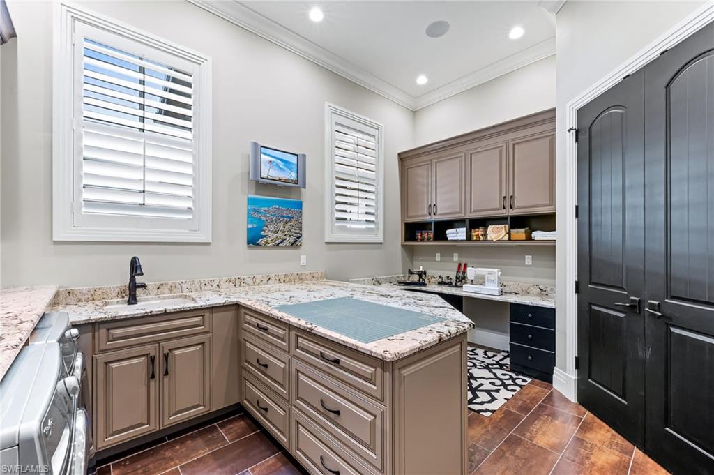 1611 Collingswood CT