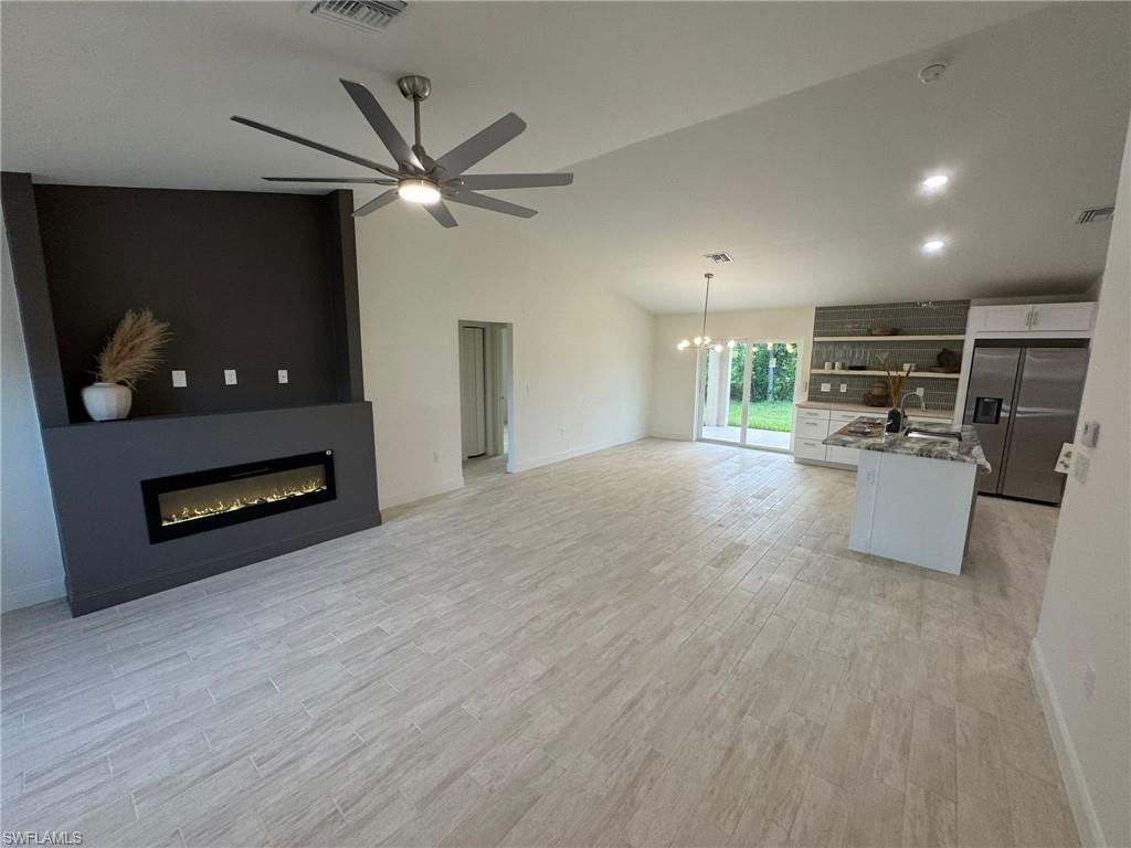 1027 Alfreda AVE