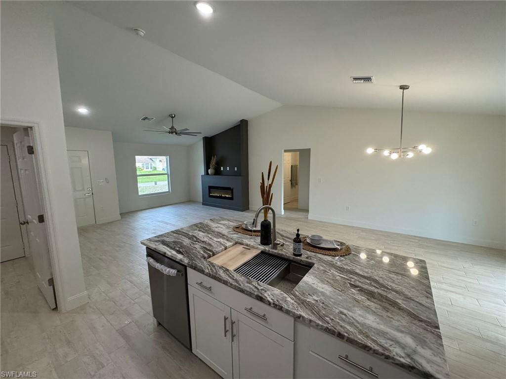 1027 Alfreda AVE