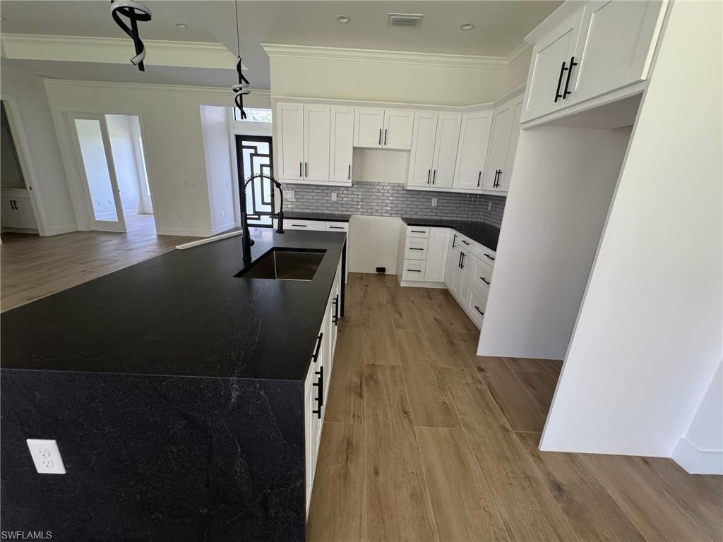 264 Golden Gate BLVD E