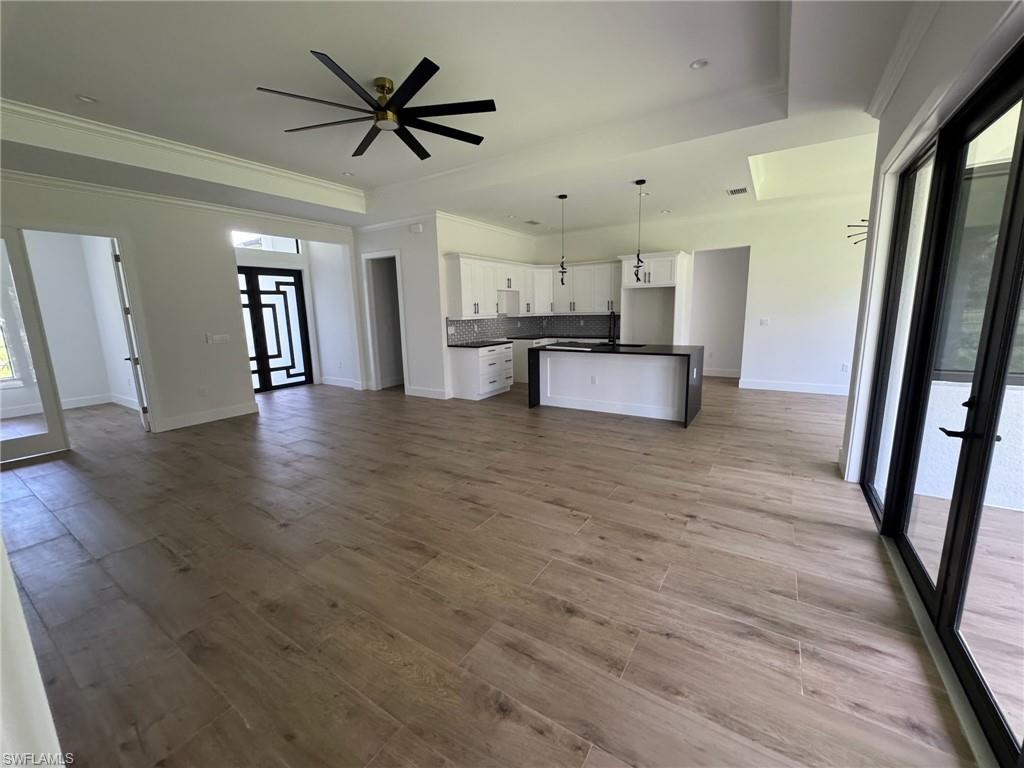 264 Golden Gate BLVD E