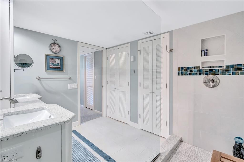 2400 Gulf Shore BLVD N # 203