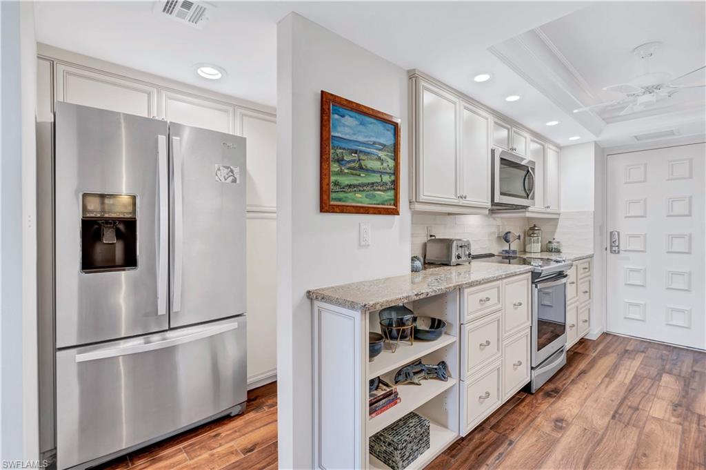 2400 Gulf Shore BLVD N # 203