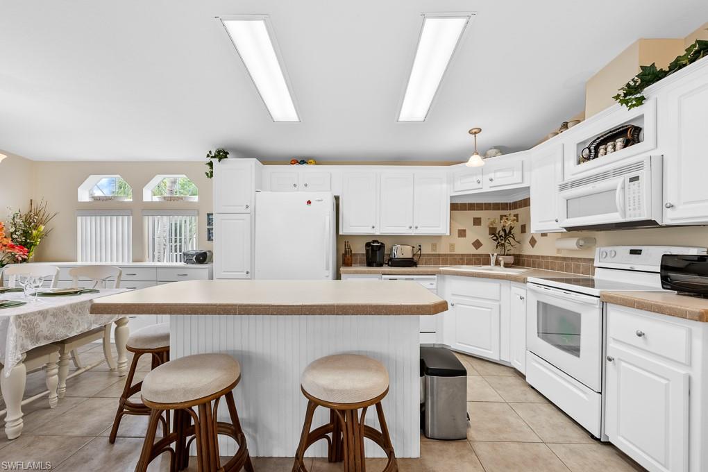 1328 Amethyst Lake LN