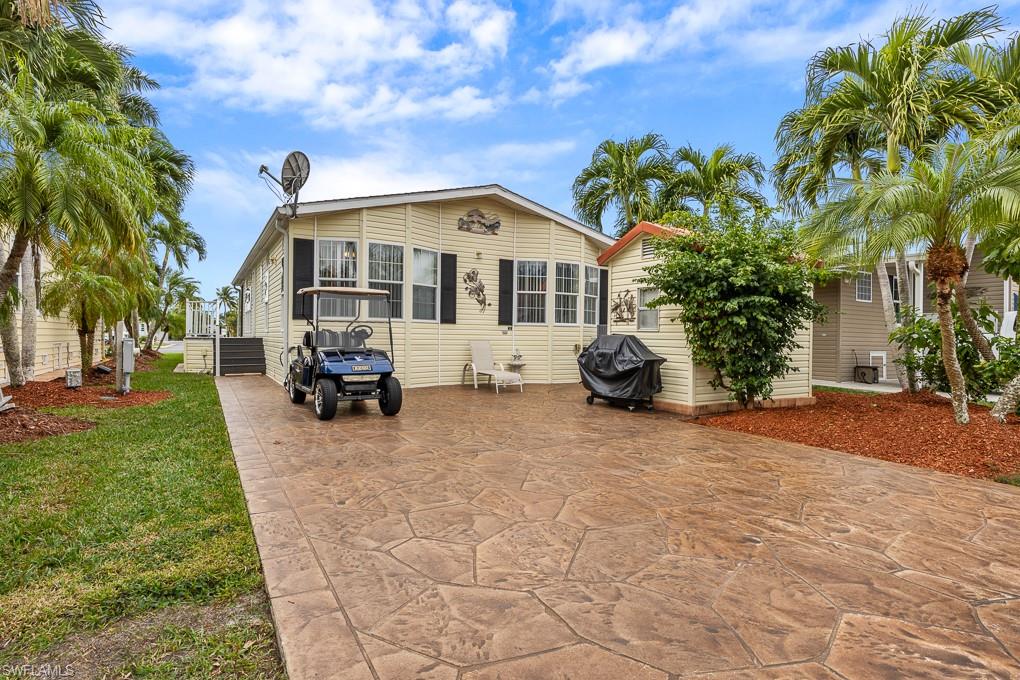 1328 Amethyst Lake LN