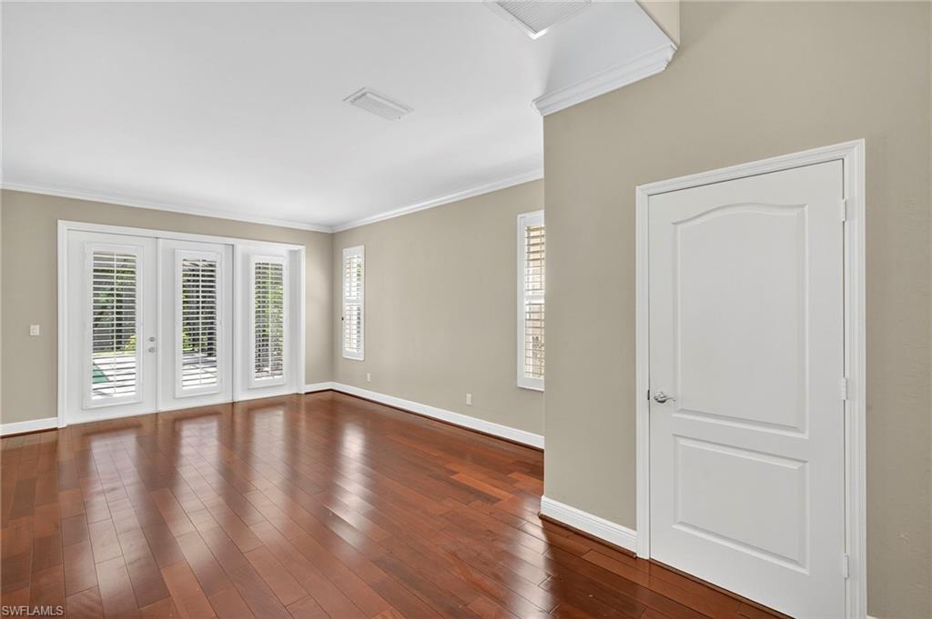 9896 Colonial WALK S