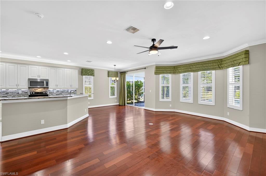 9896 Colonial WALK S