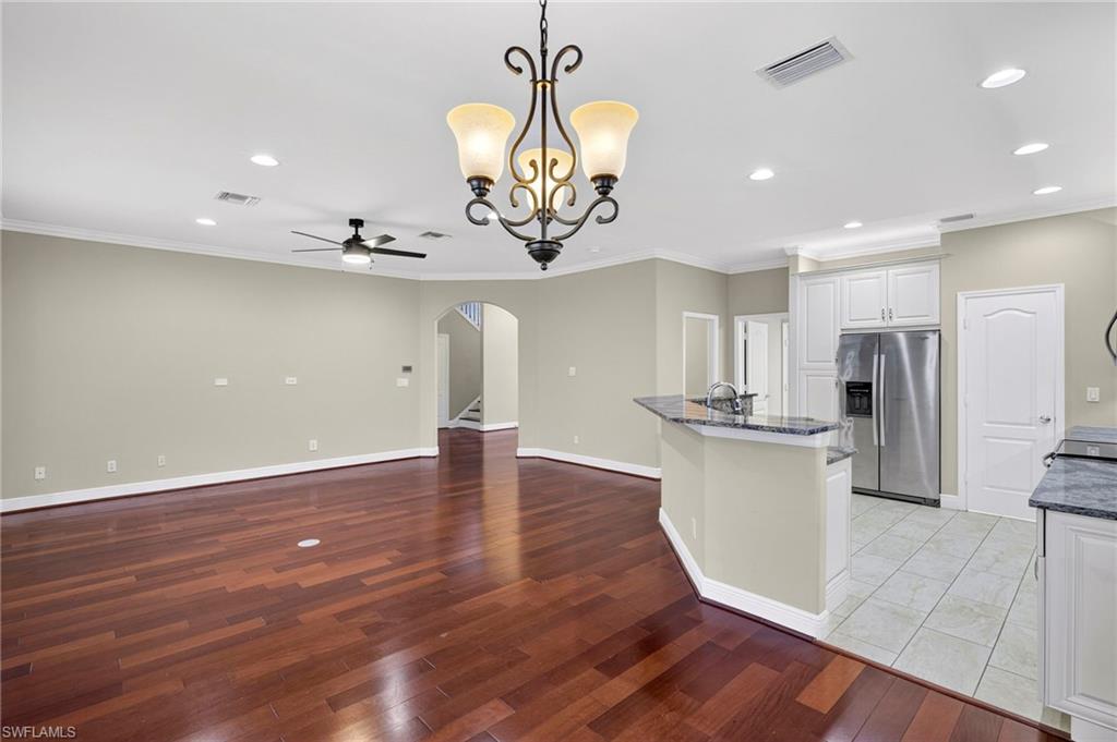 9896 Colonial WALK S