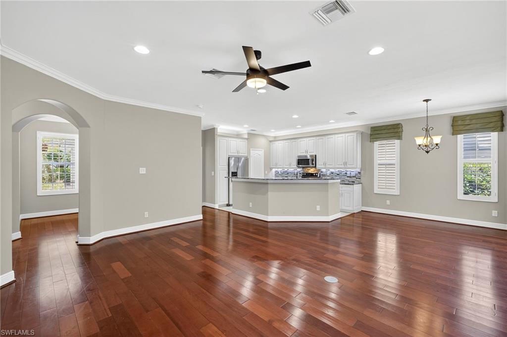 9896 Colonial WALK S