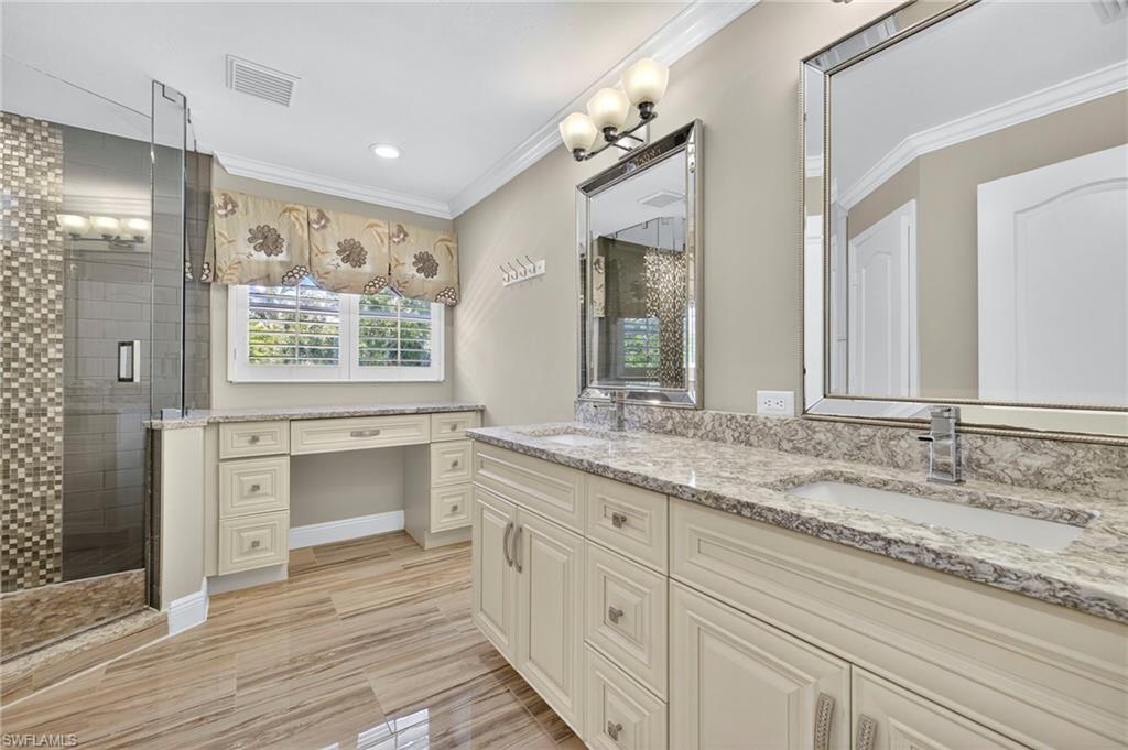 9896 Colonial WALK S