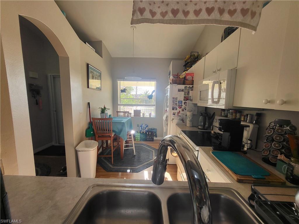 6655 Huntington Lakes CIR # 204