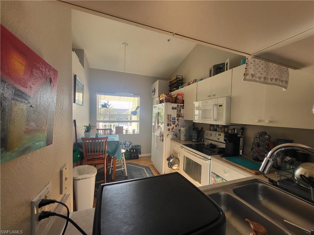 6655 Huntington Lakes CIR # 204