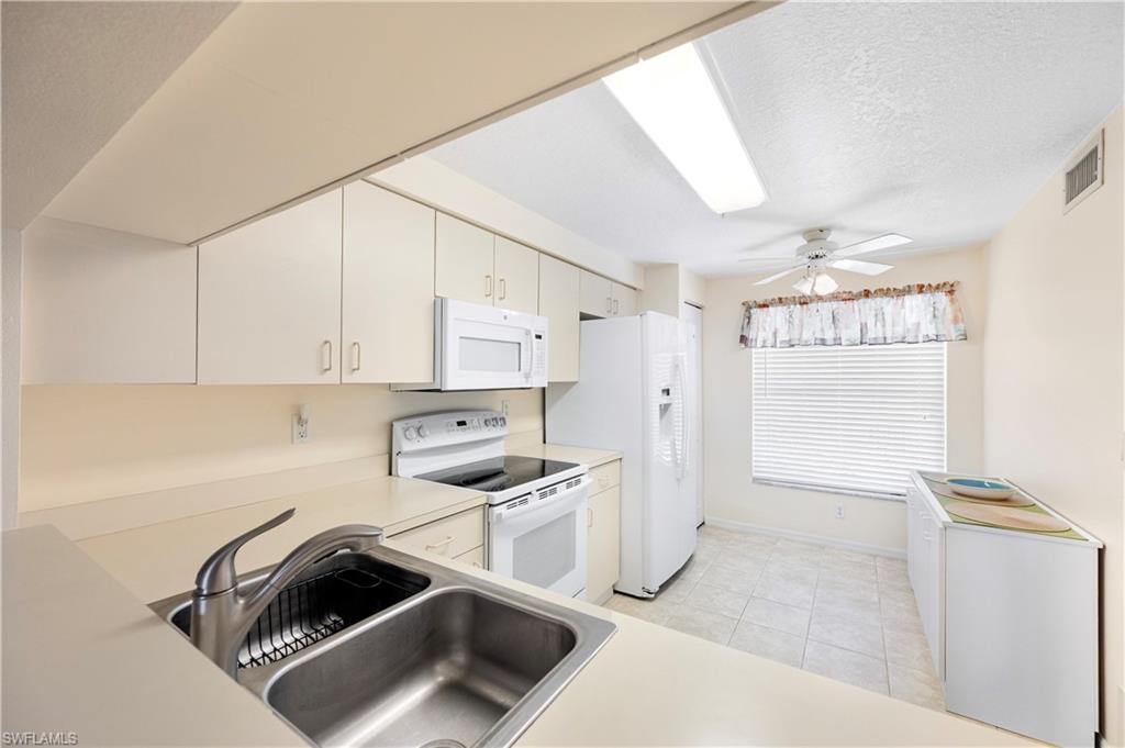 6464 Huntington Lakes CIR # 103