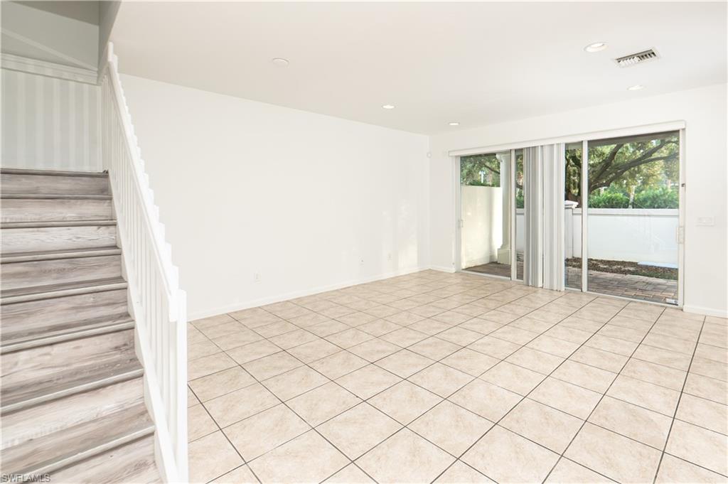 7020 Ambrosia LN # 1106, NAPLES Unit: 1106