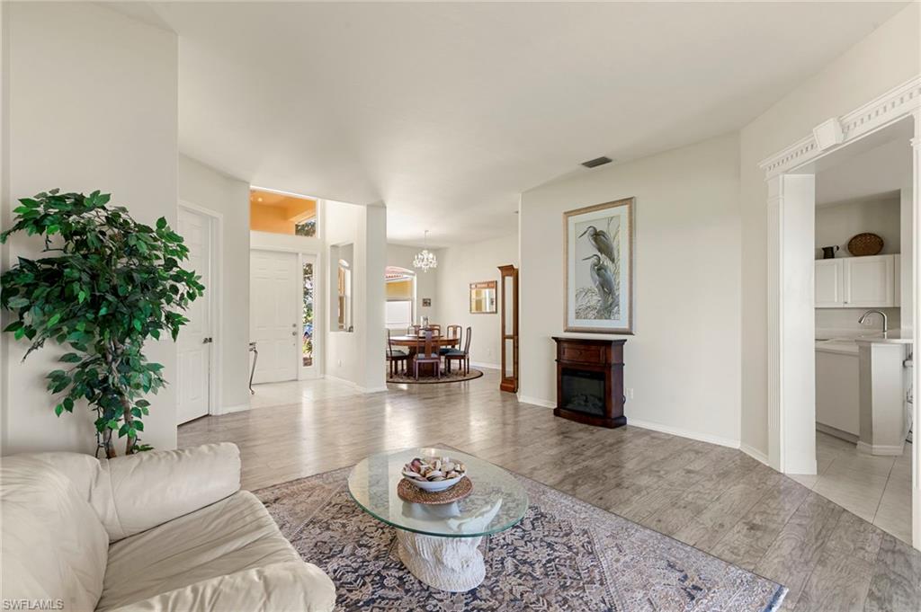 860 Grand Rapids BLVD