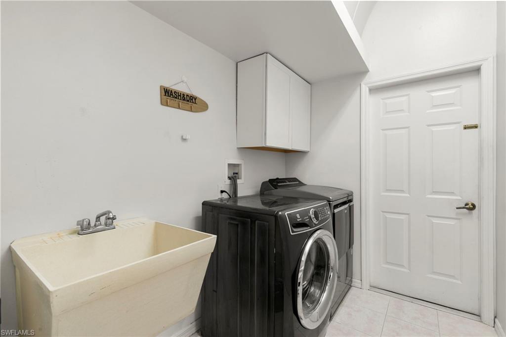 860 Grand Rapids BLVD