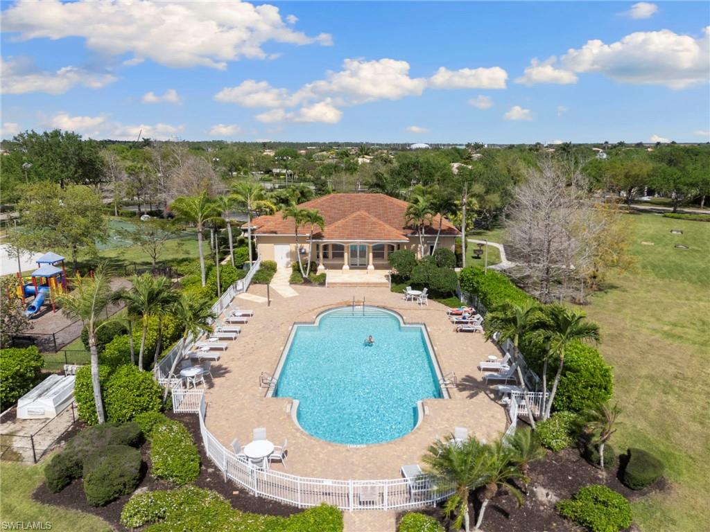 860 Grand Rapids BLVD