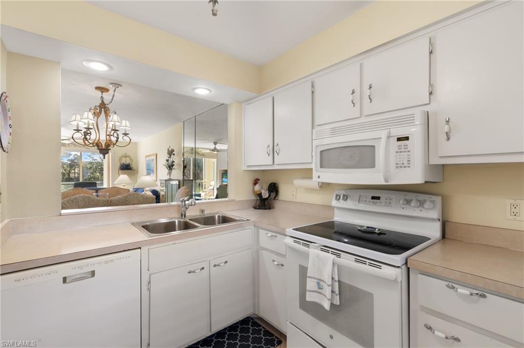 1051 Foxfire LN # 206