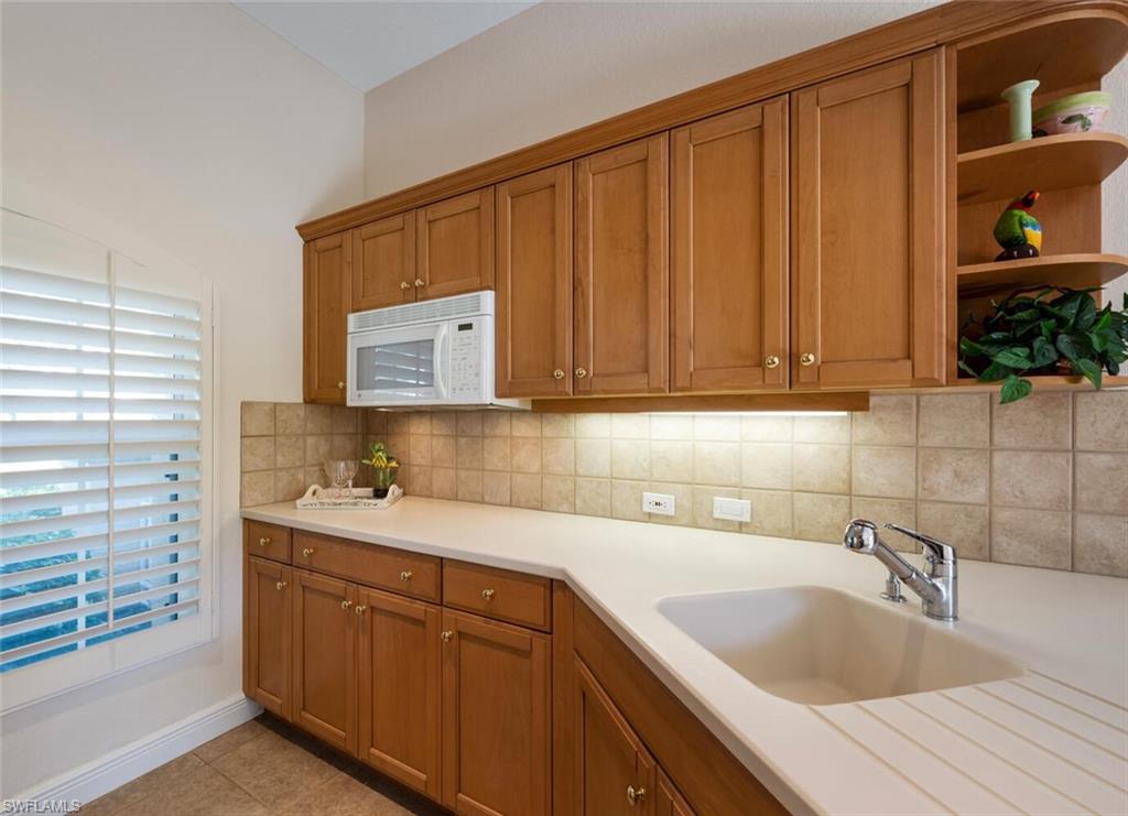 5274 Kensington High ST