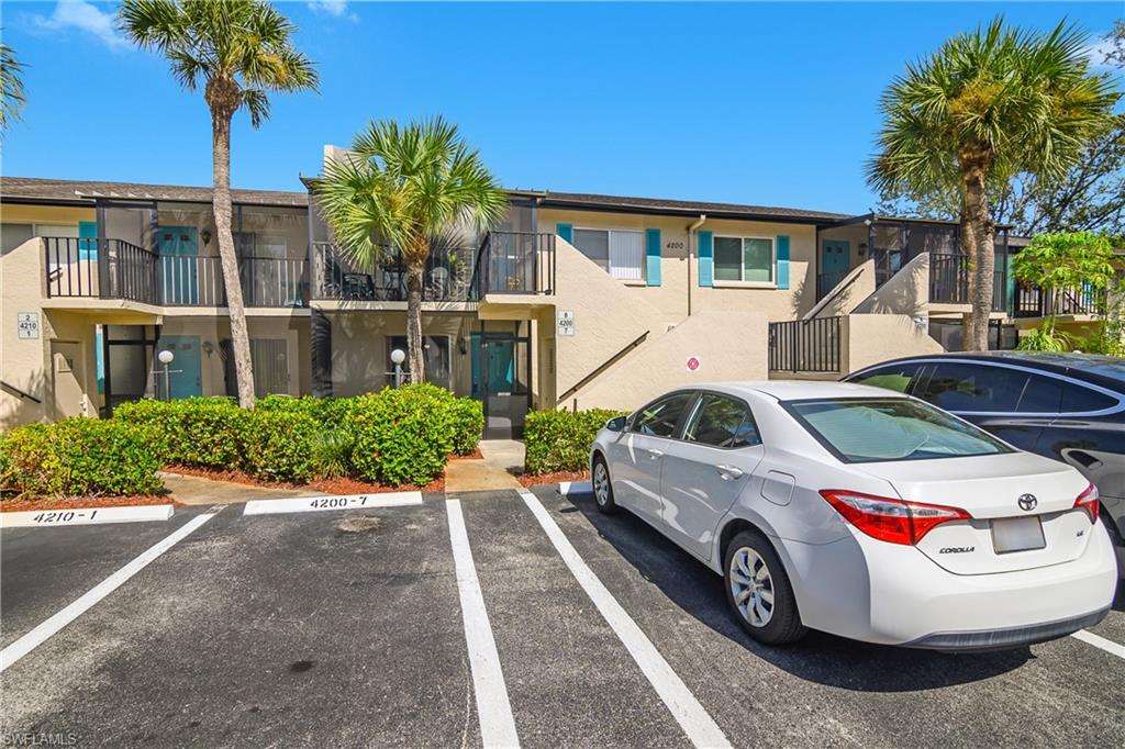 4200 Looking Glass LN # 4207