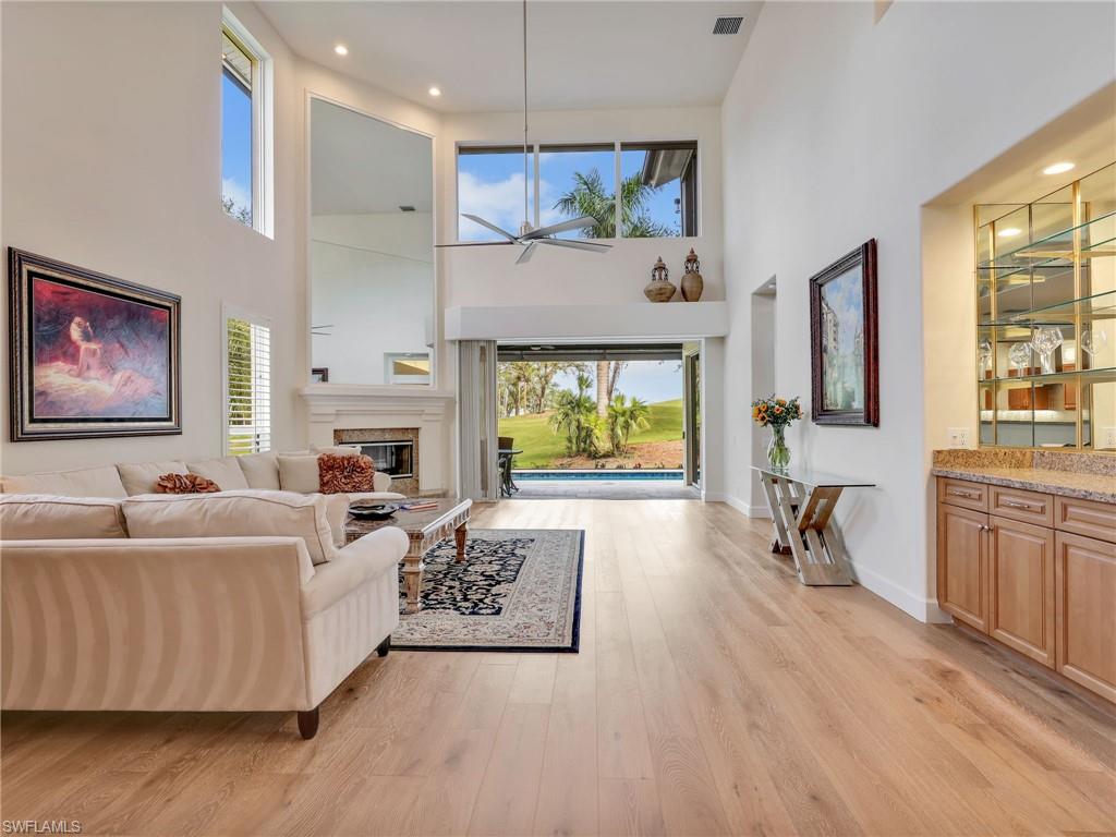 5242 Kensington High ST