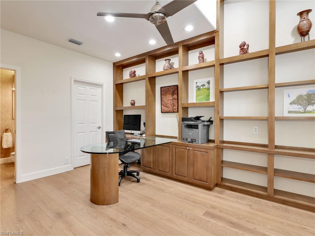 5242 Kensington High ST