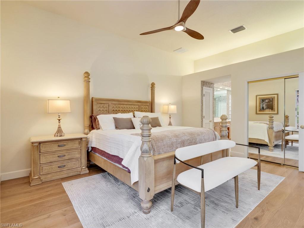 5242 Kensington High ST